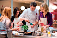 Du cours de cuisine � la d�gustation en toute convivialit�