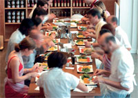 Du cours de cuisine à la dégustation en toute convivialité