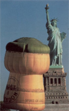 bouchon devant la statue de la liberté