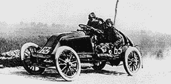 Marcel Renault dans la course Paris-Madrid
